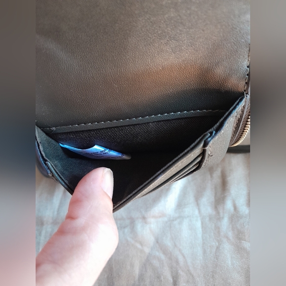 A New Day  crossbody purse. Woman's - Picture 4 of 7